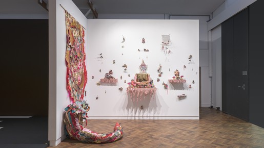 Installation view, Gallery 2: Emma Rani Hodges, 17 jul. - 28 aug. 2021. Image Brenton McGeachie.